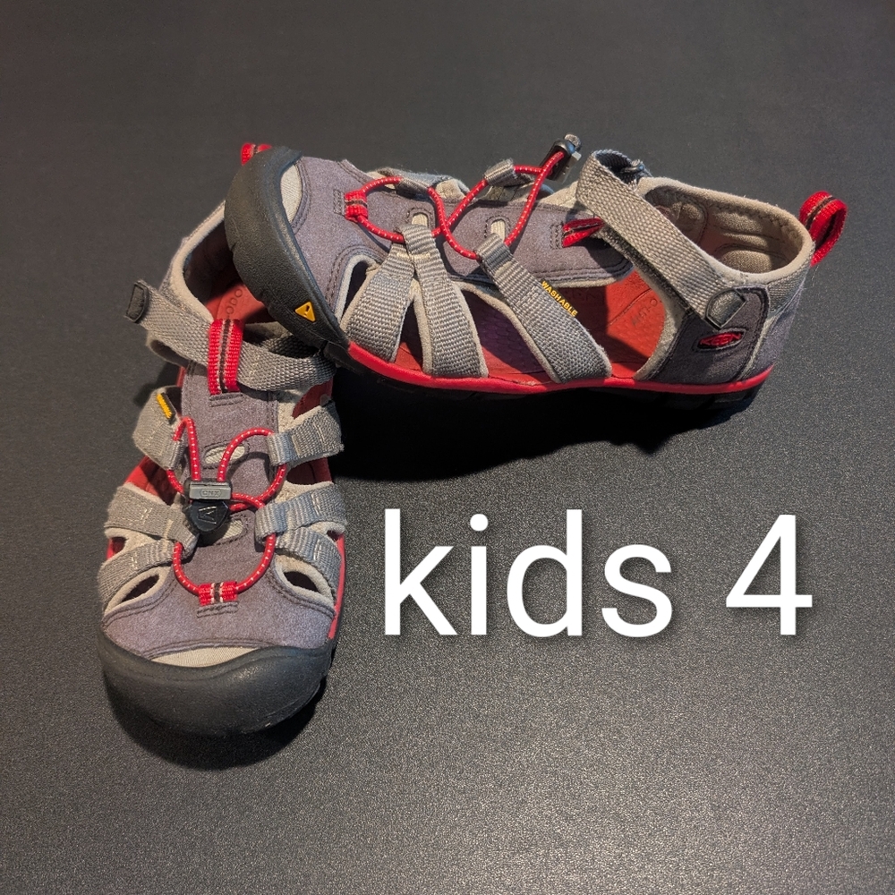 🟢⭐2/$25⭐Kids 4 keen sandals red and gray Hiking Or Water Or Play